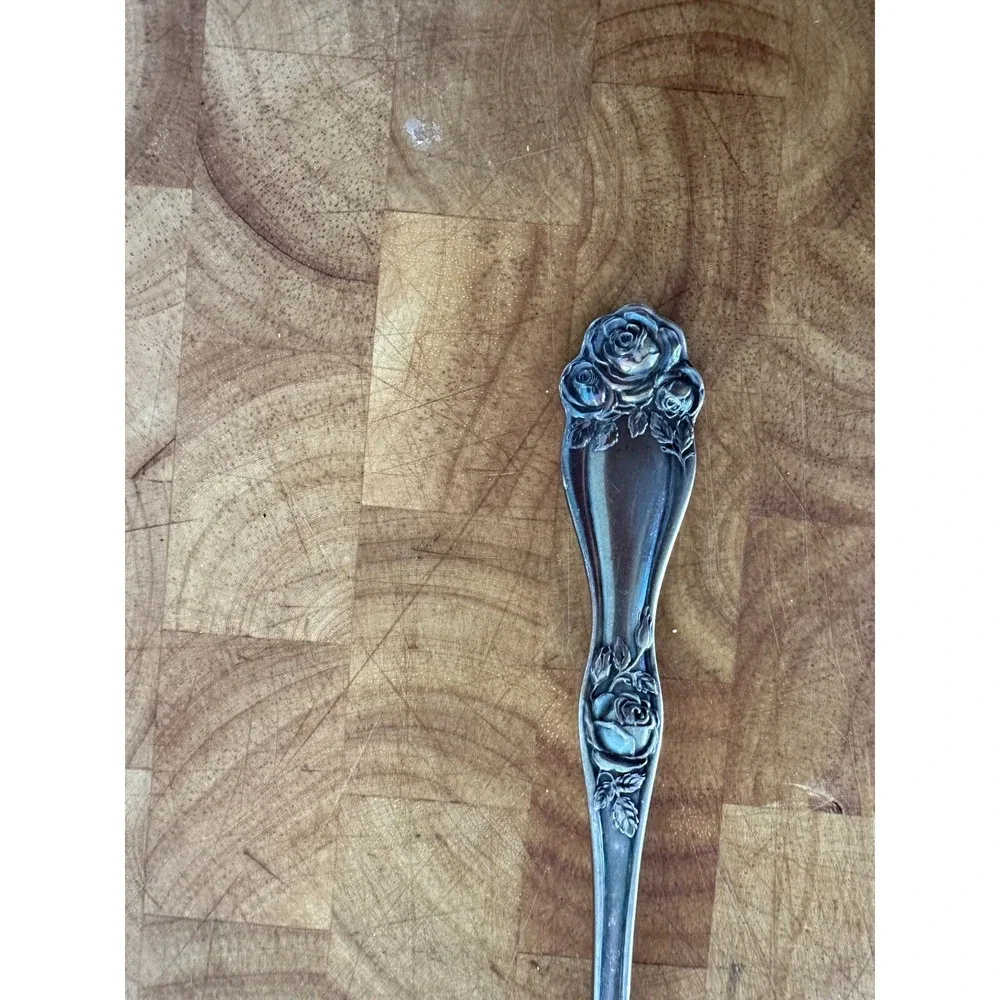 Holmes and Edwards XIV‎ silverplate flatware Vintage 8.5 serving spoon